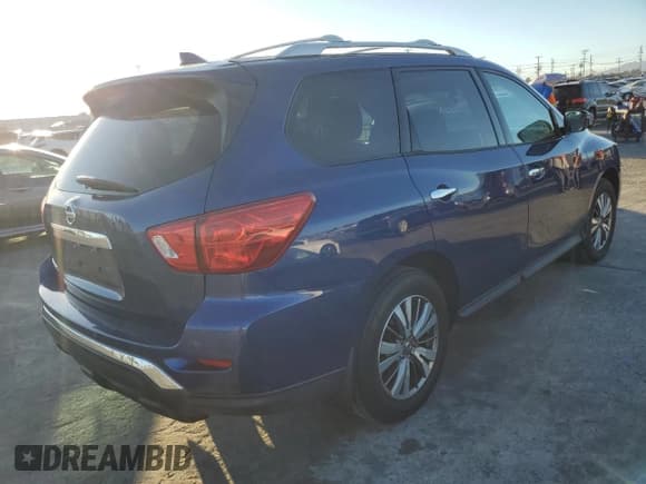✅ 2020 Nissan Pathfinder S • VIN: 5N1DR2AN1LC583996 • Лот: 92283755. Опубликован ранее на Copart с пробегом 105 537 миль. Бесплатный доступ к архиву аукционных продаж из США и подробный отчёт об истории автомобиля на DreamBid. Изображение 3.