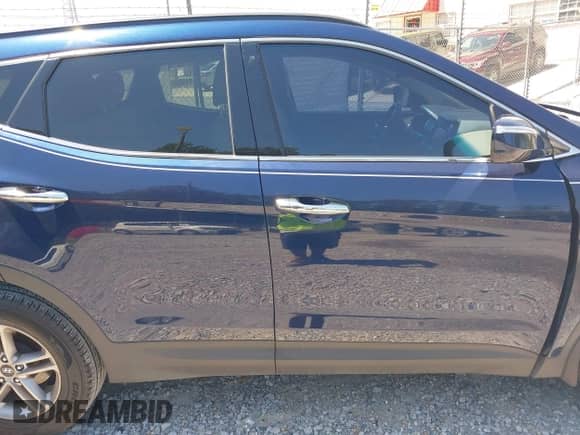 2017 Hyundai Santa Fe 2.4L z VIN 5XYZU3LB6HG422242, wystawiony jako IAAI lot #43122154 z przebiegiem 80 122 mil mil oraz . Historia ofert i sprzedaży dostępna na DreamBid. Obrazek 14.