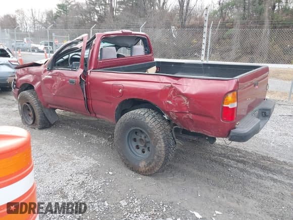 ✅ 1998 Toyota Tacoma • VIN: 4TAPM62N7WZ116438 • Lot: 43749526. Wystawiony na IAAI z przebiegiem 308 247 mil. Bezpłatny archiwum sprzedaży aukcyjnych z USA i szczegółowy raport historii pojazdu na DreamBid. Zdjęcie 3.