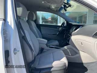 2017 Hyundai Tucson SE with VIN KM8J3CA43HU508042, listed as a IAAI auction lot 43488932 with 180,640 mi miles and . Bid and sale history available at DreamBid. Image 5.