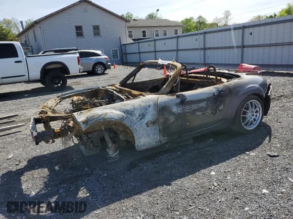 ✅ 2006 Mazda MX-5 Miata Grand Touring • VIN: JM1NC25F460112931 • Lot: 55042245. Wystawiony na Copart z przebiegiem Nie podano. Bezpłatny archiwum sprzedaży aukcyjnych z USA i szczegółowy raport historii pojazdu na DreamBid. Zdjęcie 1.