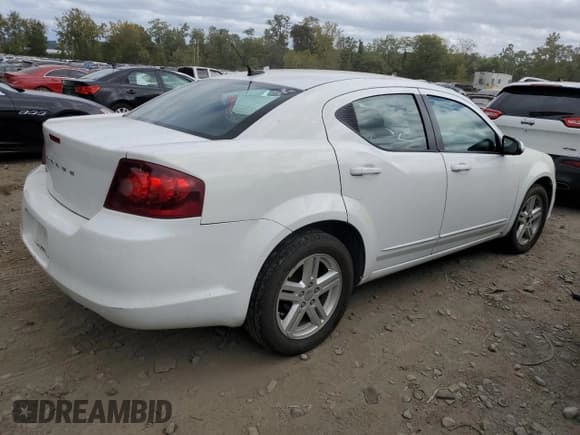 ✅ 2012 Dodge Avenger SXT • VIN: 1C3CDZCB8CN156267 • Лот: 72835274. Опубликован ранее на Copart с пробегом 149 163 миль. Бесплатный доступ к архиву аукционных продаж из США и подробный отчёт об истории автомобиля на DreamBid. Изображение 3.