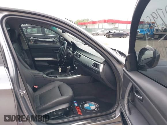 ✅ 2011 BMW 3 Series 335i xDrive • VIN: WBAPL5C51BA918909 • Лот: 43337980. Опубликован ранее на IAAI с пробегом 156 811 миль. Бесплатный доступ к архиву аукционных продаж из США и подробный отчёт об истории автомобиля на DreamBid. Изображение 5.