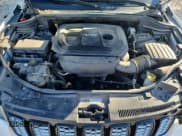 ✅ 2018 Jeep Grand Cherokee Altitude • VIN: 1C4RJFAG7JC334187 • Lot: 87098305. Wystawiony na Copart z przebiegiem 142 493 mil. Bezpłatny archiwum sprzedaży aukcyjnych z USA i szczegółowy raport historii pojazdu na DreamBid. Zdjęcie 12.