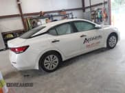 ✅ 2024 Nissan Sentra S • VIN: 3N1AB8BV1RY275226 • Lot: 43319331. Wystawiony na IAAI z przebiegiem 80 291 mil. Bezpłatny archiwum sprzedaży aukcyjnych z USA i szczegółowy raport historii pojazdu na DreamBid. Zdjęcie 4.