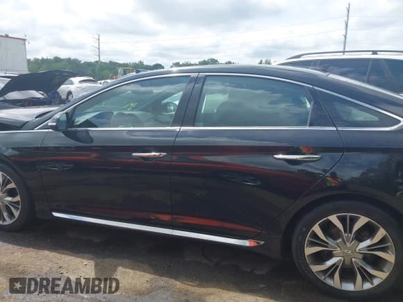 ✅ 2015 Hyundai Sonata Limited • VIN: 5NPE34ABXFH113194 • Lot: 42965786. Listed on IAAI with 135,424 mi. Free auction sales archive from the USA and detailed vehicle history report at DreamBid. Image 14.