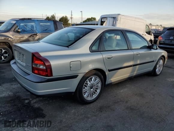 ✅ 2001 Volvo S80 • VIN: YV1TS90D711157982 • Лот: 70136004. Опубликован ранее на Copart с пробегом 82 199 миль. Бесплатный доступ к архиву аукционных продаж из США и подробный отчёт об истории автомобиля на DreamBid. Изображение 3.