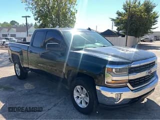✅ 2017 Chevrolet Silverado 1500 LT • VIN: 1GCVKRECXHZ406804 • Лот: 89686645. Опубликован ранее на Copart с пробегом 131 395 миль. Бесплатный доступ к архиву аукционных продаж из США и подробный отчёт об истории автомобиля на DreamBid. Изображение 1.