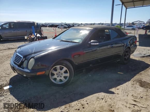 ✅ 2000 Mercedes-Benz CLK 320/430 • VIN: WDBLK65G2YT052982 • Lot: 81519625. Wystawiony na Copart z przebiegiem 295 932 mil. Bezpłatny archiwum sprzedaży aukcyjnych z USA i szczegółowy raport historii pojazdu na DreamBid. Zdjęcie 1.