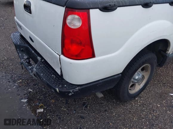 ✅ 2005 Ford Explorer Sport Trac XLS • VIN: 1FMZU67K85UA64904 • Лот: 43024176. Опубликован ранее на IAAI с пробегом 235 494 миль. Бесплатный доступ к архиву аукционных продаж из США и подробный отчёт об истории автомобиля на DreamBid. Изображение 6.