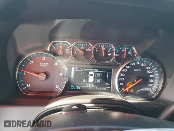 2018 Chevrolet Suburban LS z VIN 1GNSCGEC4JR383988, wystawiony jako Copart lot #43199585 z przebiegiem 79 469 mil mil oraz Szkoda całkowita • Salvage title. Historia ofert i sprzedaży dostępna na DreamBid. Obrazek 9.