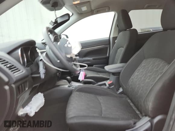 ✅ 2024 Mitsubishi Outlander S • VIN: JA4ARUAU8RU019060 • Лот: 92677675. Опубликован ранее на Copart с пробегом 27 841 миль. Бесплатный доступ к архиву аукционных продаж из США и подробный отчёт об истории автомобиля на DreamBid. Изображение 7.