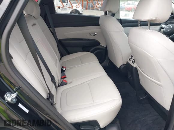 ✅ 2025 Hyundai Tucson SEL Convenience • VIN: 3KMJCCDE3SE017563 • Lot: 43297822. Wystawiony na IAAI z przebiegiem 10 019 mil. Bezpłatny archiwum sprzedaży aukcyjnych z USA i szczegółowy raport historii pojazdu na DreamBid. Zdjęcie 8.