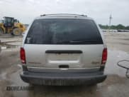 ✅ 2000 Chrysler Voyager • VIN: 2C4FJ25B2YR823236 • Lot: 54248325. Wystawiony na Copart z przebiegiem 247 626 mil. Bezpłatny archiwum sprzedaży aukcyjnych z USA i szczegółowy raport historii pojazdu na DreamBid. Zdjęcie 6.