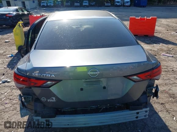 ✅ 2024 Nissan Sentra S • VIN: 3N1AB8BVXRY321166 • Lot: 42763991. Listed on IAAI with 31,837 mi. Free auction sales archive from the USA and detailed vehicle history report at DreamBid. Image 17.