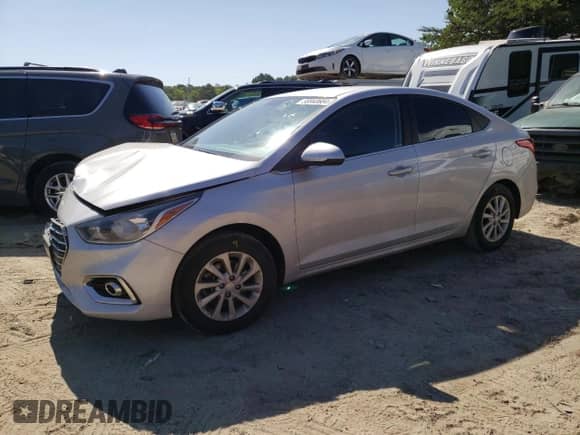 2022 Hyundai Accent SEL z VIN 3KPC24A67NE189827, wystawiony jako Copart lot #56940684 z przebiegiem 19 071 mil mil oraz Szkoda całkowita • Salvage title. Historia ofert i sprzedaży dostępna na DreamBid. Obrazek 1.