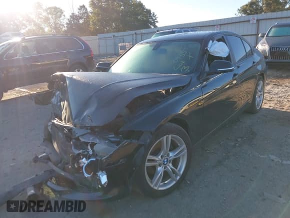 ✅ 2013 BMW 3 Series 328i • VIN: WBA3A5C59DF600935 • Lot: 43484260. Listed on IAAI with 180,924 mi. Free auction sales archive from the USA and detailed vehicle history report at DreamBid. Image 16.