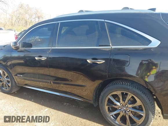 ✅ 2018 Acura MDX Advance • VIN: 5J8YD4H81JL011891 • Lot: 43672504. Wystawiony na IAAI z przebiegiem 55 711 mil. Bezpłatny archiwum sprzedaży aukcyjnych z USA i szczegółowy raport historii pojazdu na DreamBid. Zdjęcie 14.
