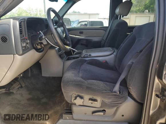 ✅ 2001 Chevrolet Suburban LS • VIN: 3GNEC16T11G283940 • Lot: 52162715. Wystawiony na Copart z przebiegiem 197 628 mil. Bezpłatny archiwum sprzedaży aukcyjnych z USA i szczegółowy raport historii pojazdu na DreamBid. Zdjęcie 7.