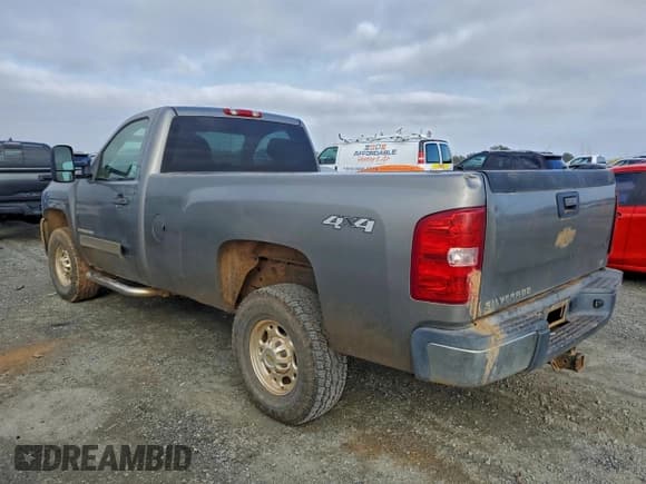✅ 2007 Chevrolet Silverado 2500HD 1LT • VIN: 1GCHK24617E564552 • Lot: 94405315. Wystawiony na Copart z przebiegiem 84 082 mil. Bezpłatny archiwum sprzedaży aukcyjnych z USA i szczegółowy raport historii pojazdu na DreamBid. Zdjęcie 2.