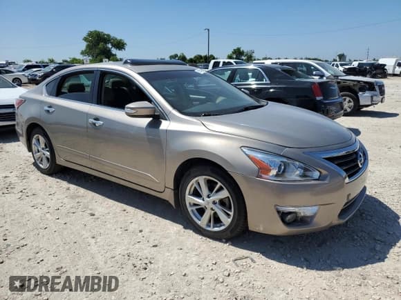 ✅ 2014 Nissan Altima SV • VIN: 1N4AL3AP9EC291277 • Lot: 61044994. Listed on Copart with 174,515 mi. Free auction sales archive from the USA and detailed vehicle history report at DreamBid. Image 4.