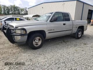 ✅ 2000 Dodge 1500 • VIN: 3B7HC13Z1YG138356 • Лот: 68306524. Опубликован ранее на Copart с пробегом 171 481 миль. Бесплатный доступ к архиву аукционных продаж из США и подробный отчёт об истории автомобиля на DreamBid. Изображение 1.