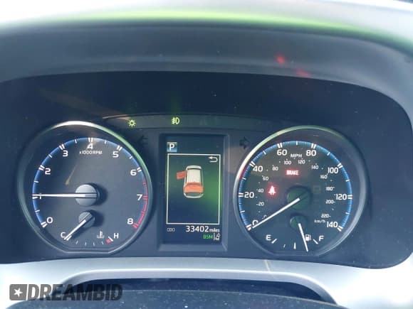 ✅ 2017 Toyota RAV4 XLE • VIN: JTMWFREVXHJ149801 • Lot: 43482881. Listed on IAAI with 33,402 mi. Free auction sales archive from the USA and detailed vehicle history report at DreamBid. Image 7.