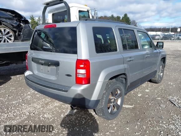✅ 2017 Jeep Patriot Sport • VIN: 1C4NJPBA9HD202485 • Lot: 43790130. Listed on IAAI with 63,995 mi. Free auction sales archive from the USA and detailed vehicle history report at DreamBid. Image 4.