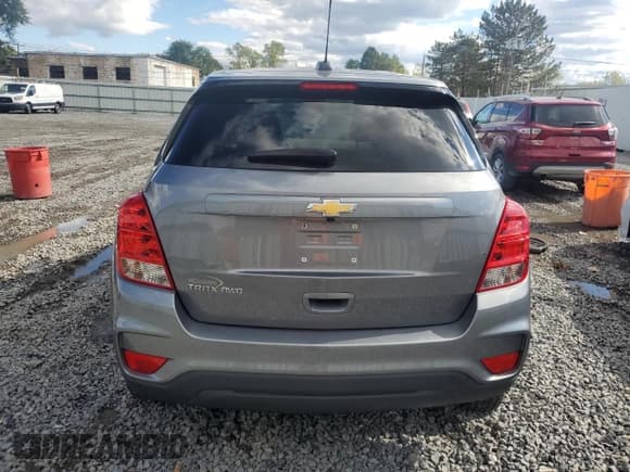 ✅ 2020 Chevrolet Trax LS • VIN: 3GNCJNSB5LL290286 • Lot: 82350215. Wystawiony na Copart z przebiegiem 69 895 mil. Bezpłatny archiwum sprzedaży aukcyjnych z USA i szczegółowy raport historii pojazdu na DreamBid. Zdjęcie 6.