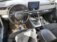 ✅ 2020 Toyota RAV4 LE • VIN: JTMG1RFV0LD525463 • Lot: 87077875. Wystawiony na Copart z przebiegiem 194 758 mil. Bezpłatny archiwum sprzedaży aukcyjnych z USA i szczegółowy raport historii pojazdu na DreamBid. Zdjęcie 8.