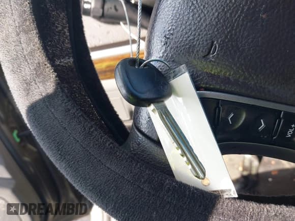 ✅ 2010 Hyundai Santa Fe GL • VIN: 5NMSG3AB2AH379610 • Lot: 41636140. Listed on IAAI with 154,539 mi. Free auction sales archive from the USA and detailed vehicle history report at DreamBid. Image 11.