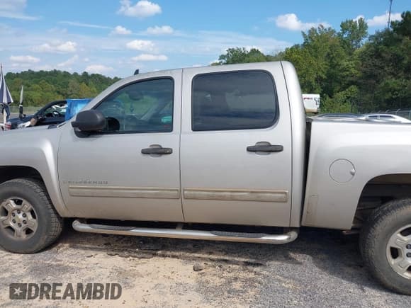 ✅ 2009 Chevrolet Silverado 1500 LT • VIN: 3GCEC23019G166198 • Lot: 43270479. Listed on IAAI with 168,457 mi. Free auction sales archive from the USA and detailed vehicle history report at DreamBid. Image 14.