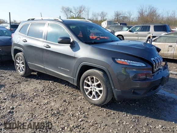 ✅ 2016 Jeep Cherokee Latitude • VIN: 1C4PJMCS6GW219262 • Lot: 43636969. Wystawiony na IAAI z przebiegiem 119 484 mil. Bezpłatny archiwum sprzedaży aukcyjnych z USA i szczegółowy raport historii pojazdu na DreamBid. Zdjęcie 1.