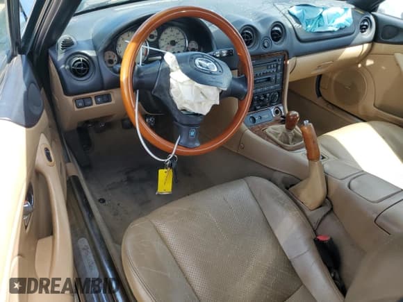 ✅ 2001 Mazda MX-5 Miata • VIN: JM1NB353310210873 • Lot: 71154744. Listed on Copart with 52,372 mi. Free auction sales archive from the USA and detailed vehicle history report at DreamBid. Image 8.