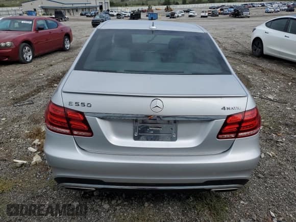 ✅ 2014 Mercedes-Benz E 550 Sport • VIN: WDDHF9BB2EA945964 • Lot: 85159655. Wystawiony na Copart z przebiegiem 97 702 mil. Bezpłatny archiwum sprzedaży aukcyjnych z USA i szczegółowy raport historii pojazdu na DreamBid. Zdjęcie 6.