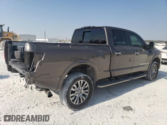 ✅ 2017 Nissan Titan SL • VIN: 1N6BA1F2XHN510081 • Лот: 75722194. Опубликован ранее на Copart с пробегом 111 836 миль. Бесплатный доступ к архиву аукционных продаж из США и подробный отчёт об истории автомобиля на DreamBid. Изображение 3.