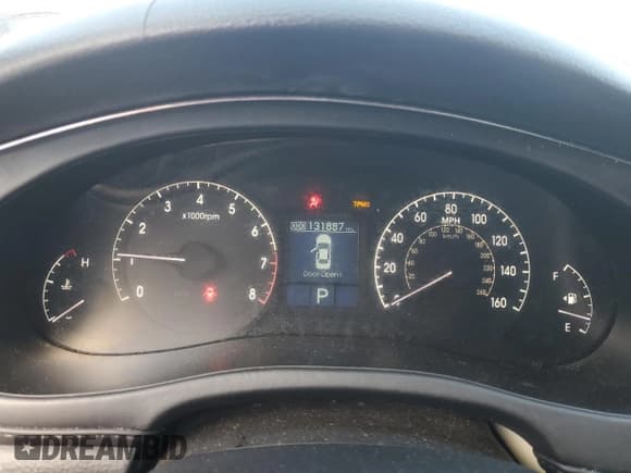 ✅ 2011 Hyundai Genesis • VIN: KMHGC4DFXBU140253 • Лот: 84727875. Опубликован ранее на Copart с пробегом 131 887 миль. Бесплатный доступ к архиву аукционных продаж из США и подробный отчёт об истории автомобиля на DreamBid. Изображение 9.