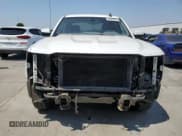 ✅ 2018 Chevrolet Silverado 1500 LT • VIN: 1GCPCREC3JF138661 • Lot: 64279615. Wystawiony na Copart z przebiegiem 64 838 mil. Bezpłatny archiwum sprzedaży aukcyjnych z USA i szczegółowy raport historii pojazdu na DreamBid. Zdjęcie 5.