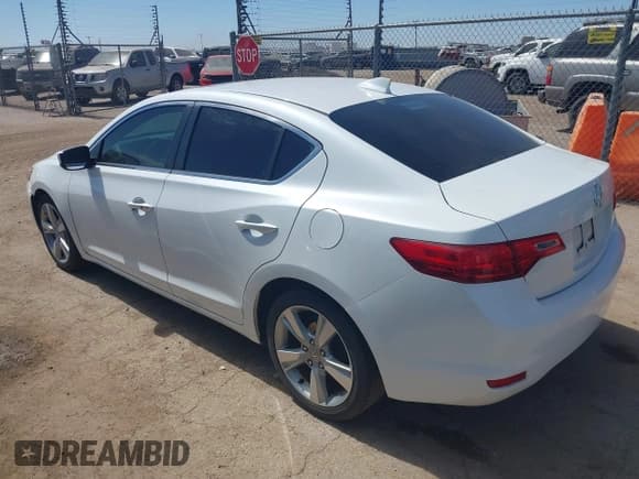 ✅ 2015 Acura ILX Premium • VIN: 19VDE1F50FE006367 • Lot: 43313791. Wystawiony na IAAI z przebiegiem 147 902 mil. Bezpłatny archiwum sprzedaży aukcyjnych z USA i szczegółowy raport historii pojazdu na DreamBid. Zdjęcie 3.