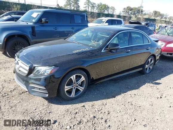 ✅ 2016 Mercedes-Benz C 300 Luxury • VIN: 55SWF4KB4GU146426 • Lot: 41959337. Listed on IAAI with Not provided. Free auction sales archive from the USA and detailed vehicle history report at DreamBid. Image 2.