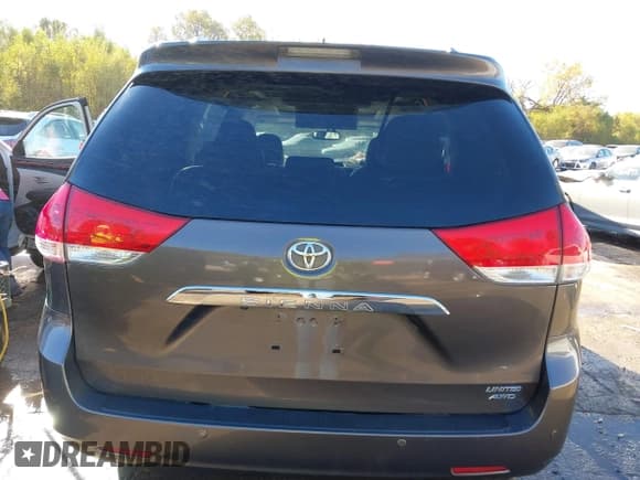 ✅ 2013 Toyota Sienna Limited • VIN: 5TDDK3DC9DS052599 • Lot: 43613278. Listed on IAAI with 208,117 mi. Free auction sales archive from the USA and detailed vehicle history report at DreamBid. Image 16.
