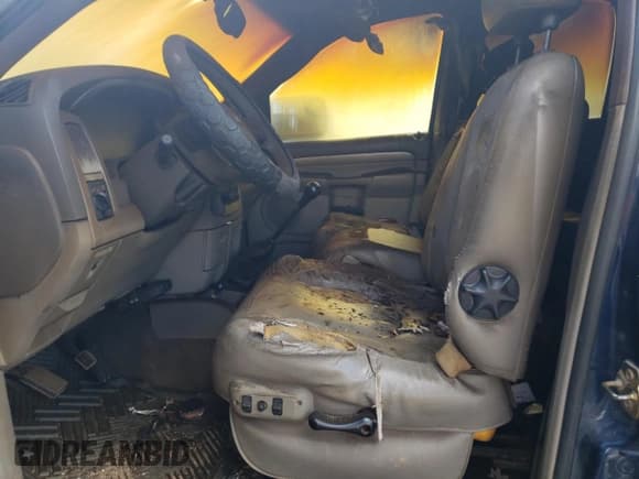 ✅ 2004 Dodge 2500 SLT • VIN: 3D3KU28C74G243997 • Лот: 81290925. Опубликован ранее на Copart с пробегом Не указан. Бесплатный доступ к архиву аукционных продаж из США и подробный отчёт об истории автомобиля на DreamBid. Изображение 7.