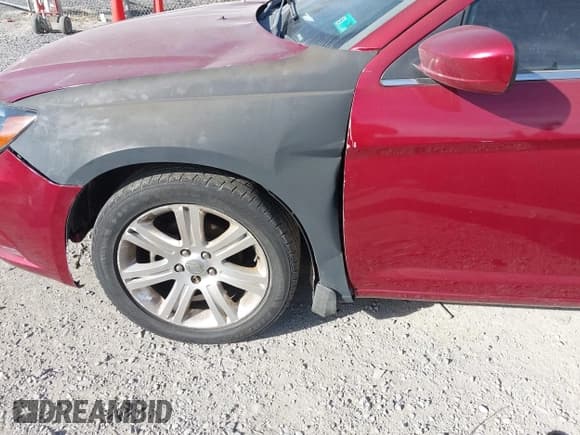 ✅ 2013 Chrysler 200 Touring • VIN: 1C3CCBBB9DN583941 • Лот: 43698207. Опубликован ранее на IAAI с пробегом 126 744 миль. Бесплатный доступ к архиву аукционных продаж из США и подробный отчёт об истории автомобиля на DreamBid. Изображение 6.