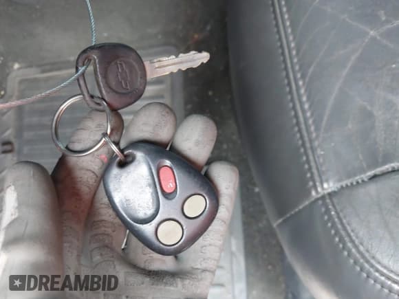 ✅ 2006 Chevrolet Silverado 1500 LT1 • VIN: 2GCEK13T161219462 • Лот: 42331445. Опубликован ранее на IAAI с пробегом 283 442 миль. Бесплатный доступ к архиву аукционных продаж из США и подробный отчёт об истории автомобиля на DreamBid. Изображение 11.