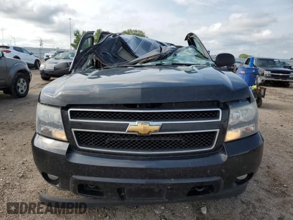 ✅ 2007 Chevrolet Suburban LTZ • VIN: 3GNFK16377G177721 • Lot: 66013204. Wystawiony na Copart z przebiegiem 226 713 mil. Bezpłatny archiwum sprzedaży aukcyjnych z USA i szczegółowy raport historii pojazdu na DreamBid. Zdjęcie 5.