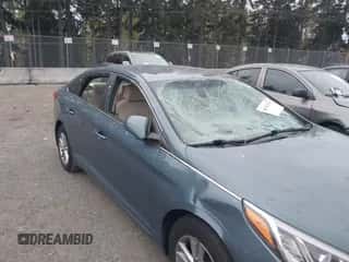 2015 Hyundai Sonata SE с VIN 5NPE24AF2FH048704, выставлен на аукционе IAAI как лот 43515291 с пробегом 122 077 миль миль и . История ставок и продаж доступна на DreamBid. Изображение 6.