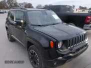 ✅ 2023 Jeep Renegade Latitude • VIN: ZACNJDB14PPP72325 • Lot: 43805526. Wystawiony na IAAI z przebiegiem 44 787 mil. Bezpłatny archiwum sprzedaży aukcyjnych z USA i szczegółowy raport historii pojazdu na DreamBid. Zdjęcie 1.