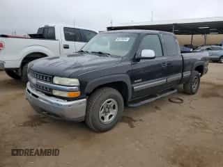 2000 Chevrolet Silverado 1500 LT z VIN 2GCEK19T3Y1154611, wystawiony jako Copart lot #66749694 z przebiegiem 186 003 mil mil oraz Szkoda całkowita • Salvage title. Historia ofert i sprzedaży dostępna na DreamBid. Obrazek 1.