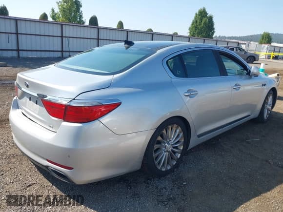 ✅ 2016 Kia K900 Luxury • VIN: KNALW4D43G6032820 • Lot: 43056846. Wystawiony na IAAI z przebiegiem 78 702 mil. Bezpłatny archiwum sprzedaży aukcyjnych z USA i szczegółowy raport historii pojazdu na DreamBid. Zdjęcie 4.