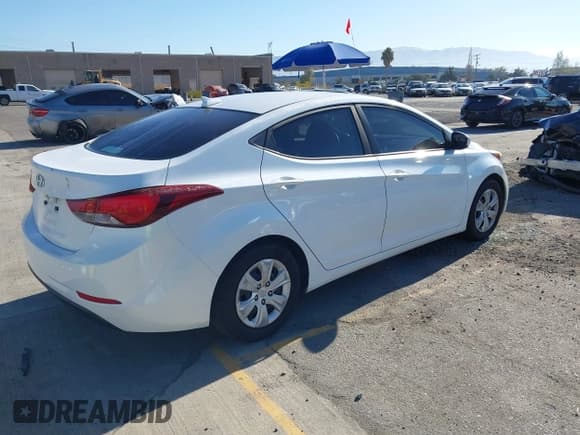 ✅ 2016 Hyundai Elantra SE • VIN: 5NPDH4AE8GH704939 • Лот: 43384948. Опубликован ранее на IAAI с пробегом 186 516 миль. Бесплатный доступ к архиву аукционных продаж из США и подробный отчёт об истории автомобиля на DreamBid. Изображение 4.